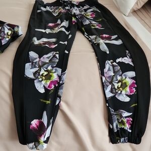 3 Piece New York & Company Black Floral Joggers
